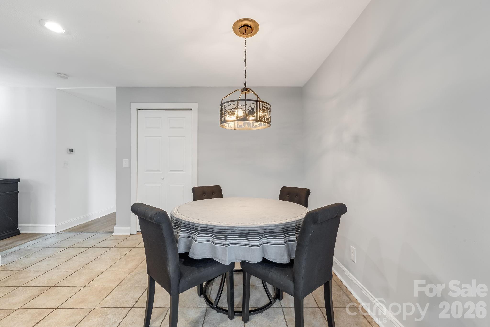52 Baby Jane Lane — Hendersonville