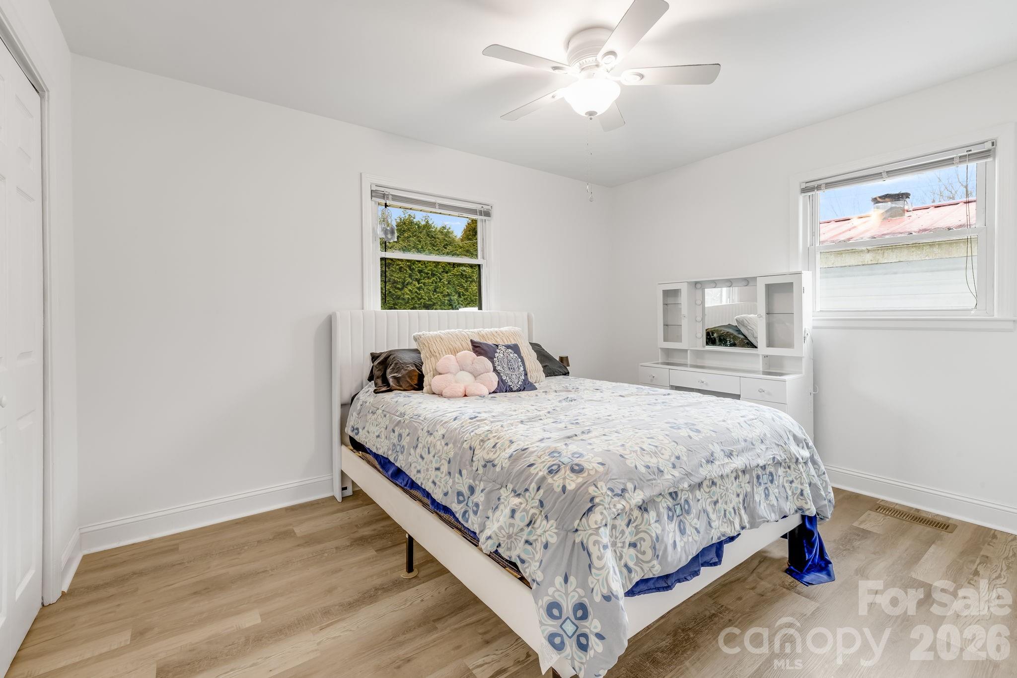 52 Baby Jane Lane — Hendersonville