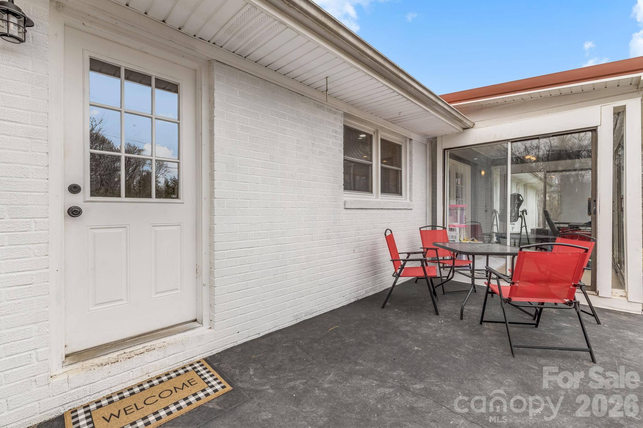 52 Baby Jane Lane — Hendersonville