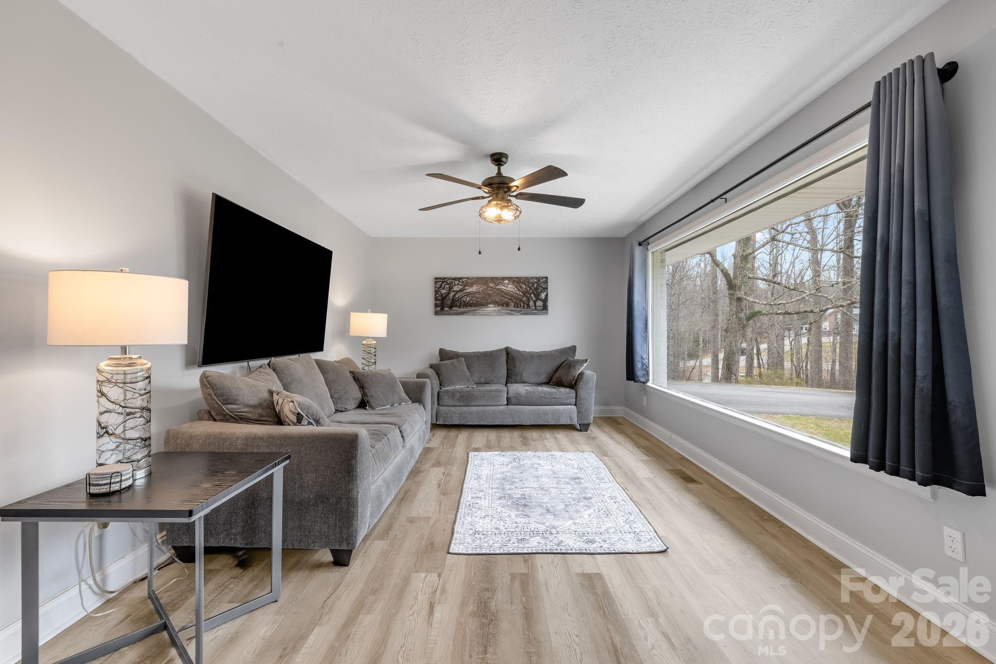 52 Baby Jane Lane — Hendersonville