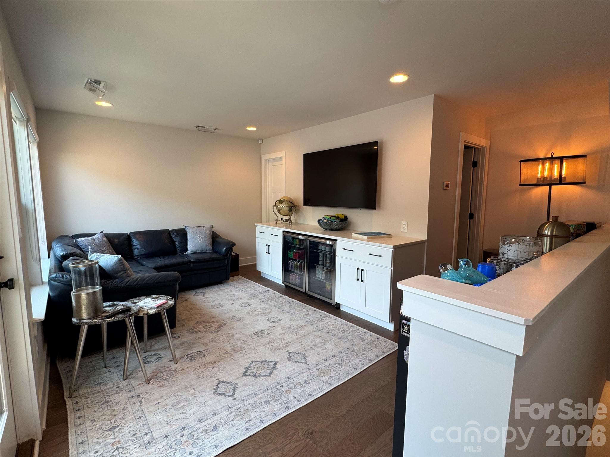 322 E Cama Street — Charlotte