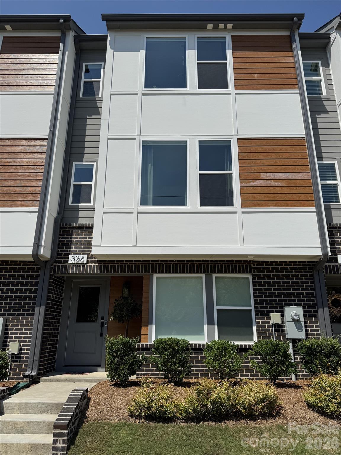 322 E Cama Street — Charlotte