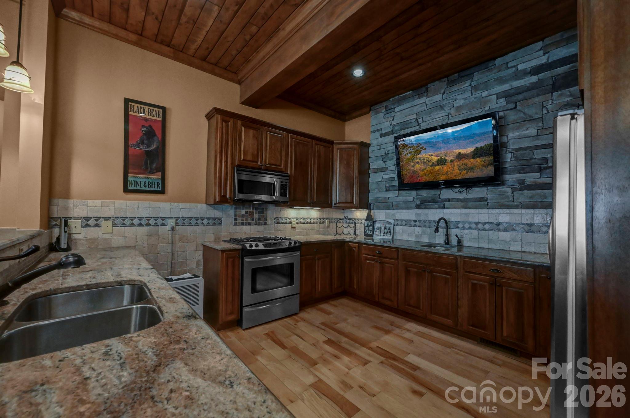 1226 Grouse Moor Drive — Sugar Mountain