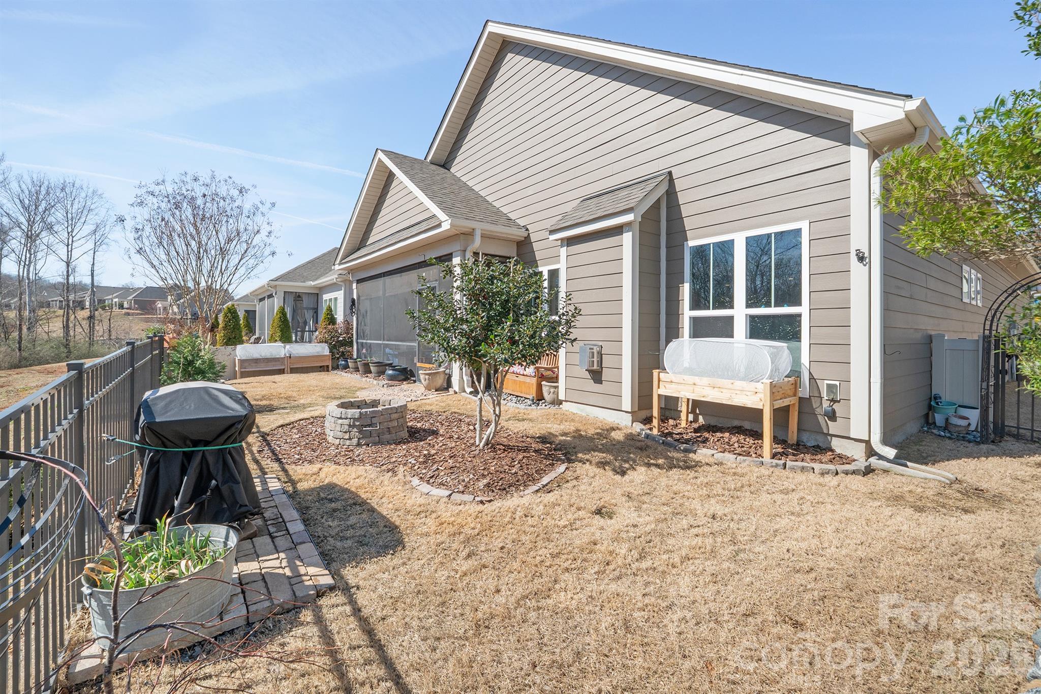 3081 Spring Forest Road — Harrisburg