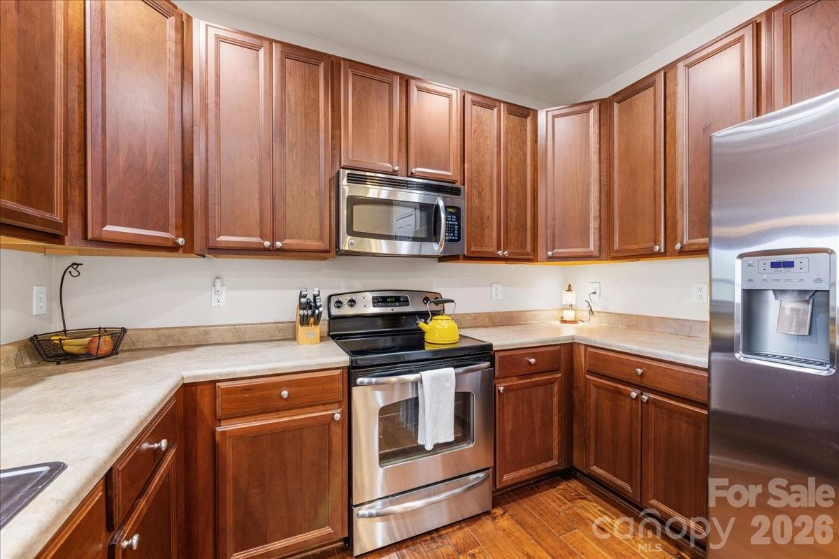 1000 E Woodlawn Road #311 — Charlotte
