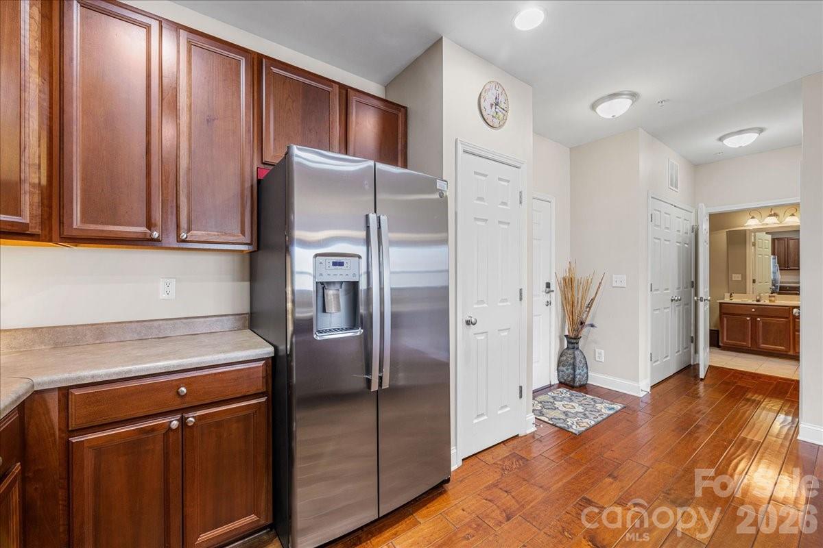 1000 E Woodlawn Road #311 — Charlotte