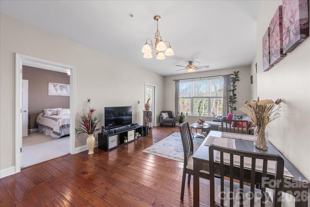 1000 E Woodlawn Road #311 — Charlotte