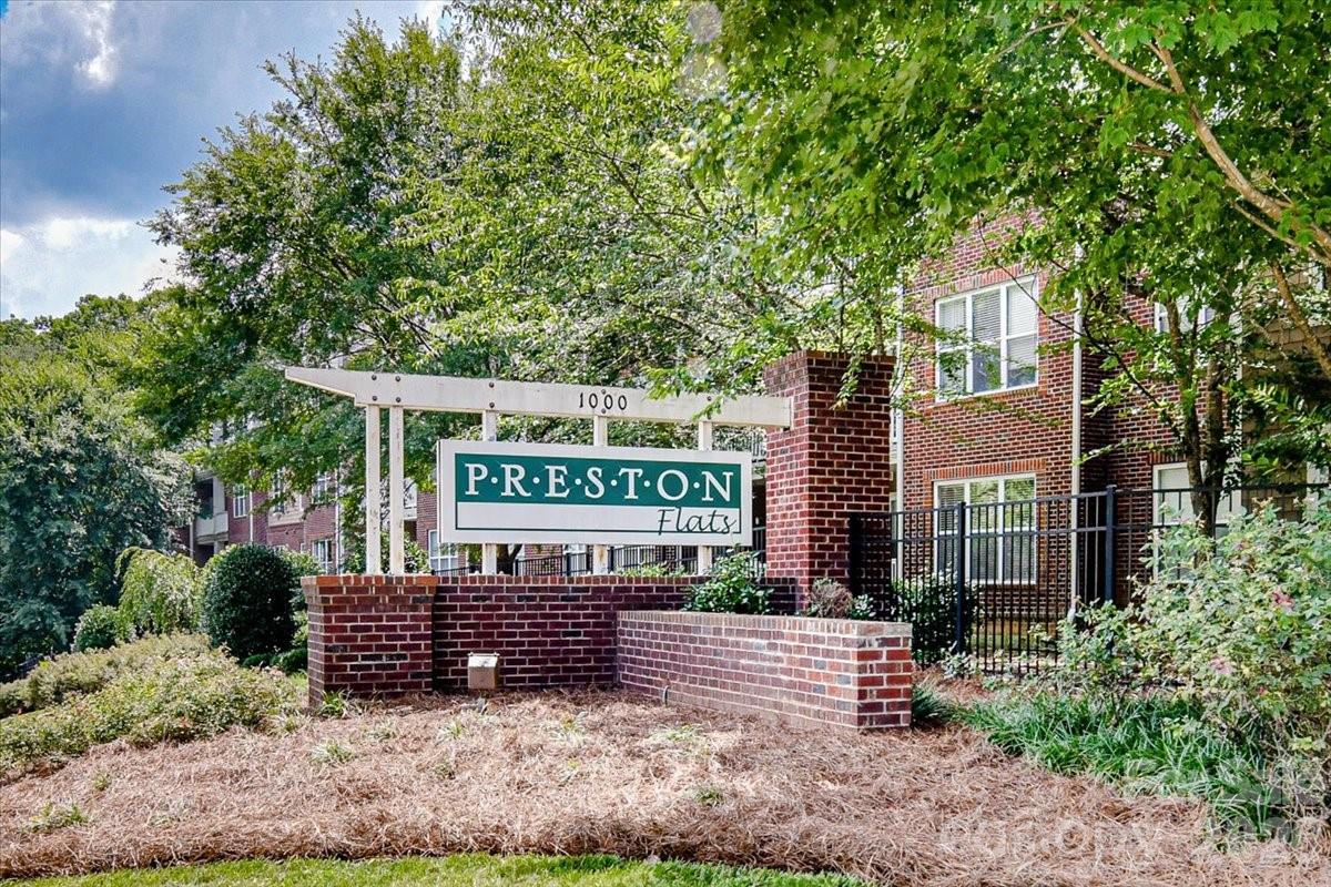 1000 E Woodlawn Road #311 — Charlotte