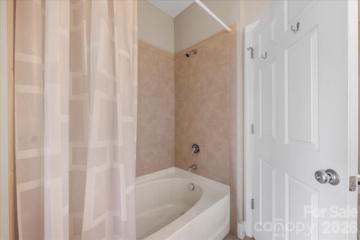 1000 E Woodlawn Road #311 — Charlotte