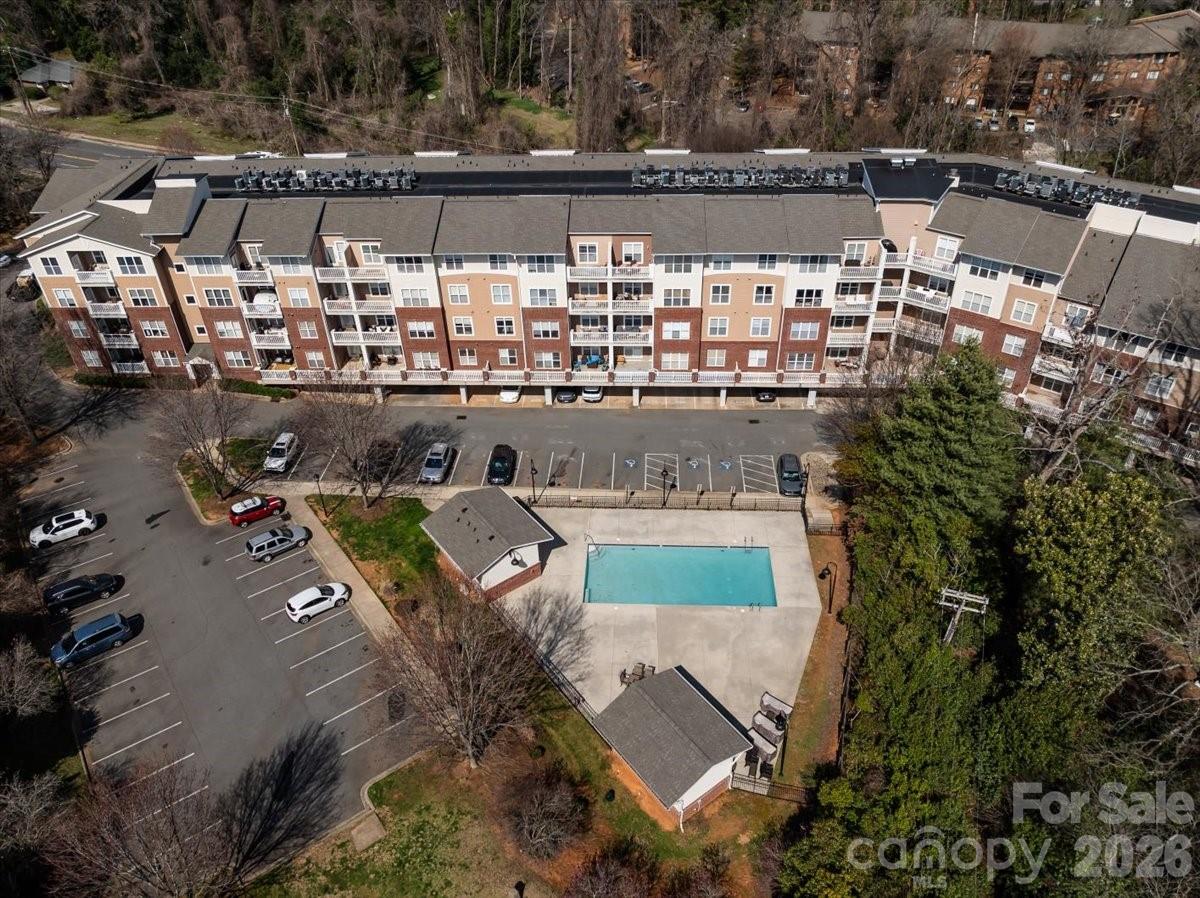 1000 E Woodlawn Road #311 — Charlotte
