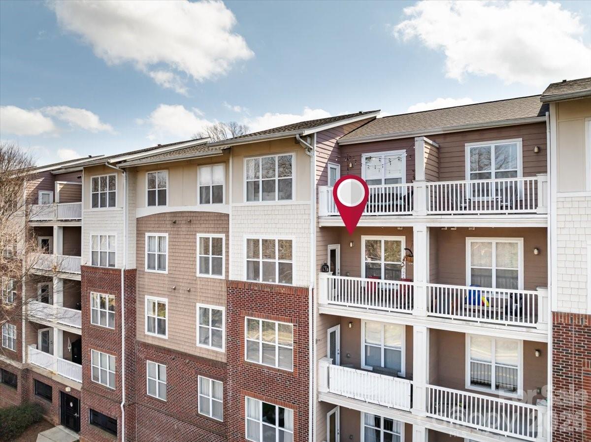 1000 E Woodlawn Road #311 — Charlotte