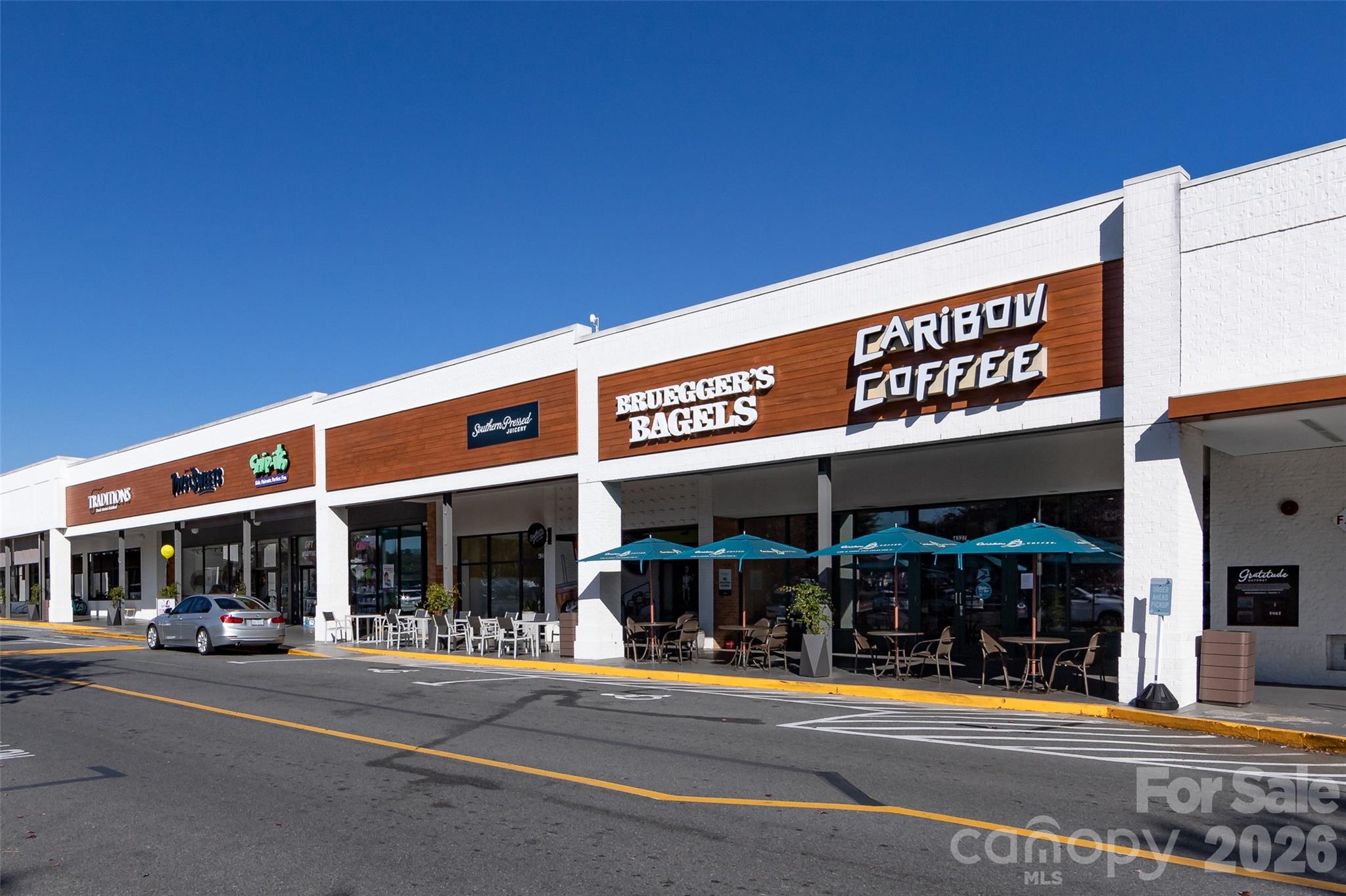 1000 E Woodlawn Road #311 — Charlotte