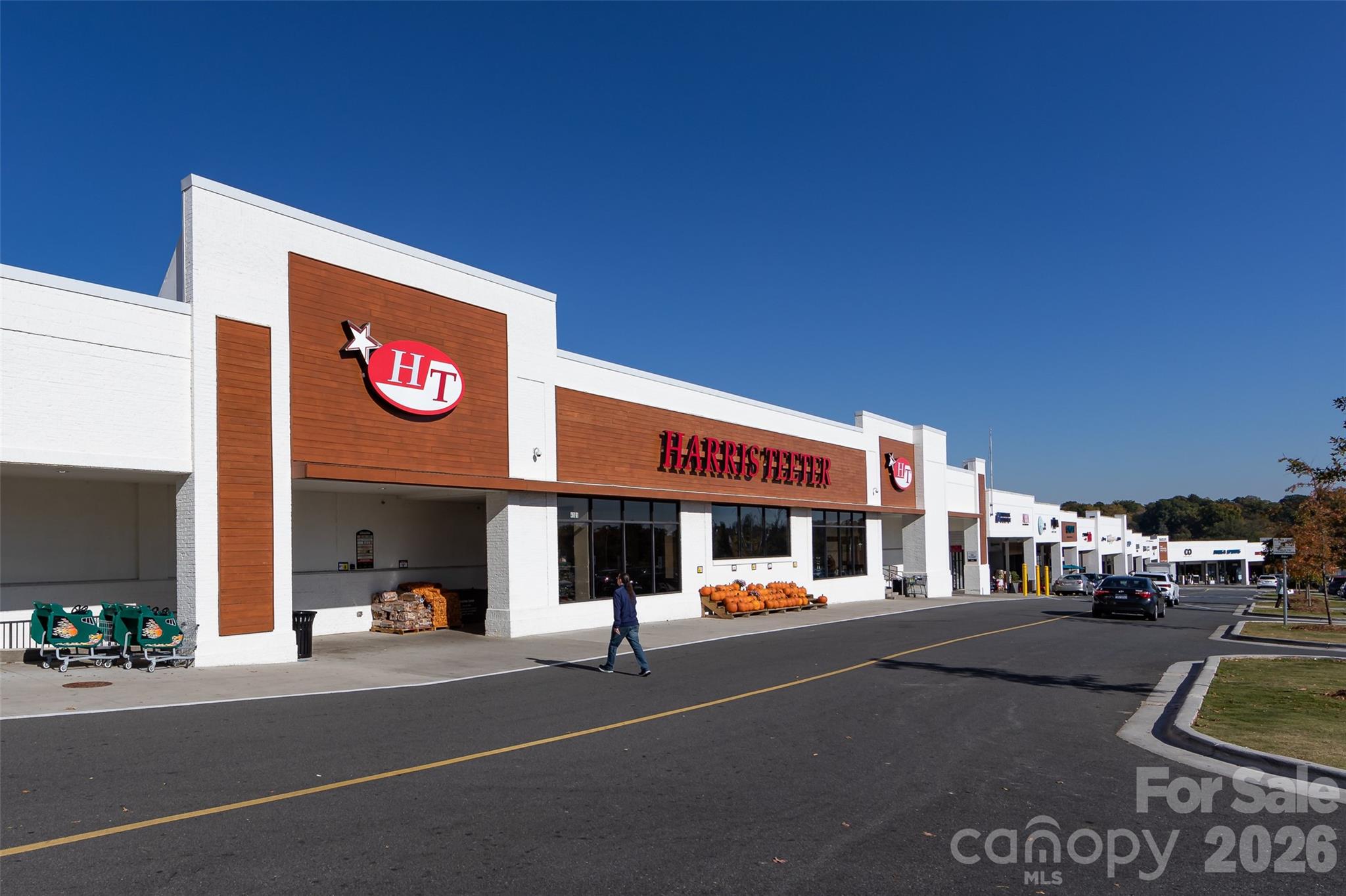 1000 E Woodlawn Road #311 — Charlotte