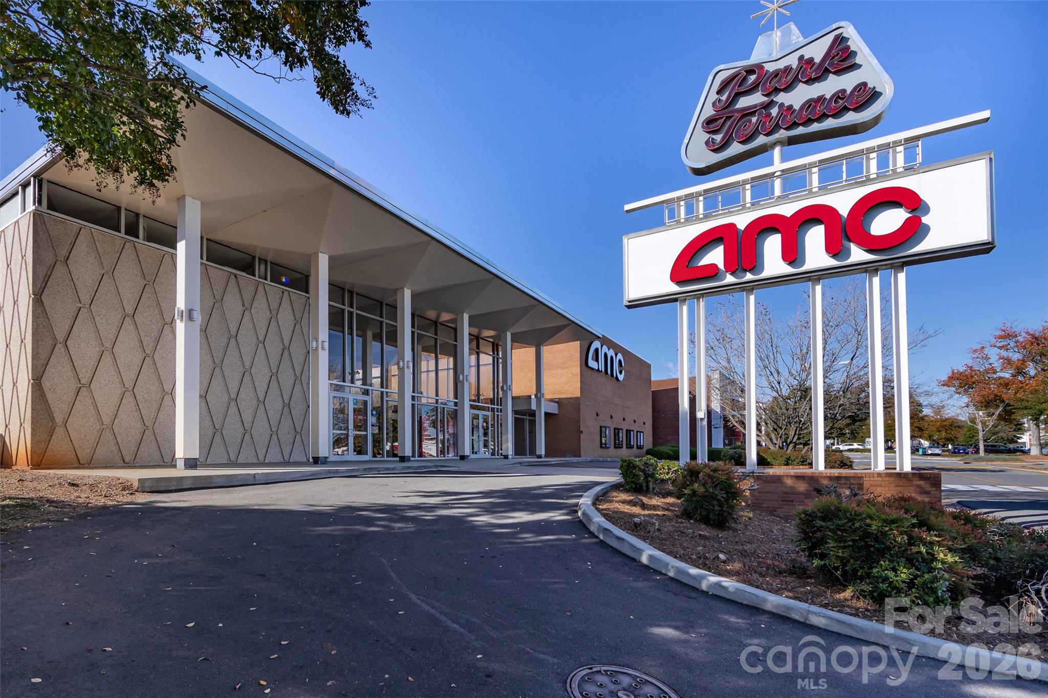 1000 E Woodlawn Road #311 — Charlotte