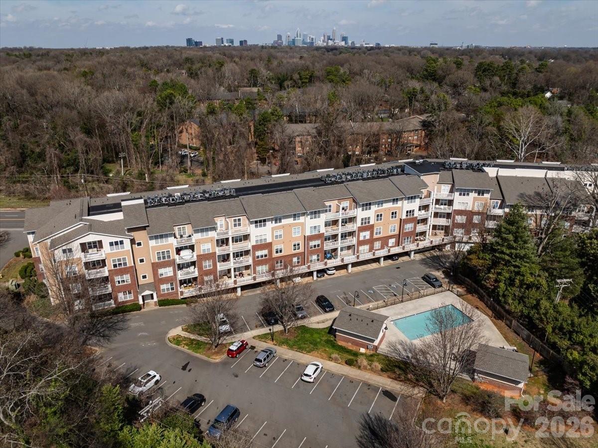 1000 E Woodlawn Road #311 — Charlotte