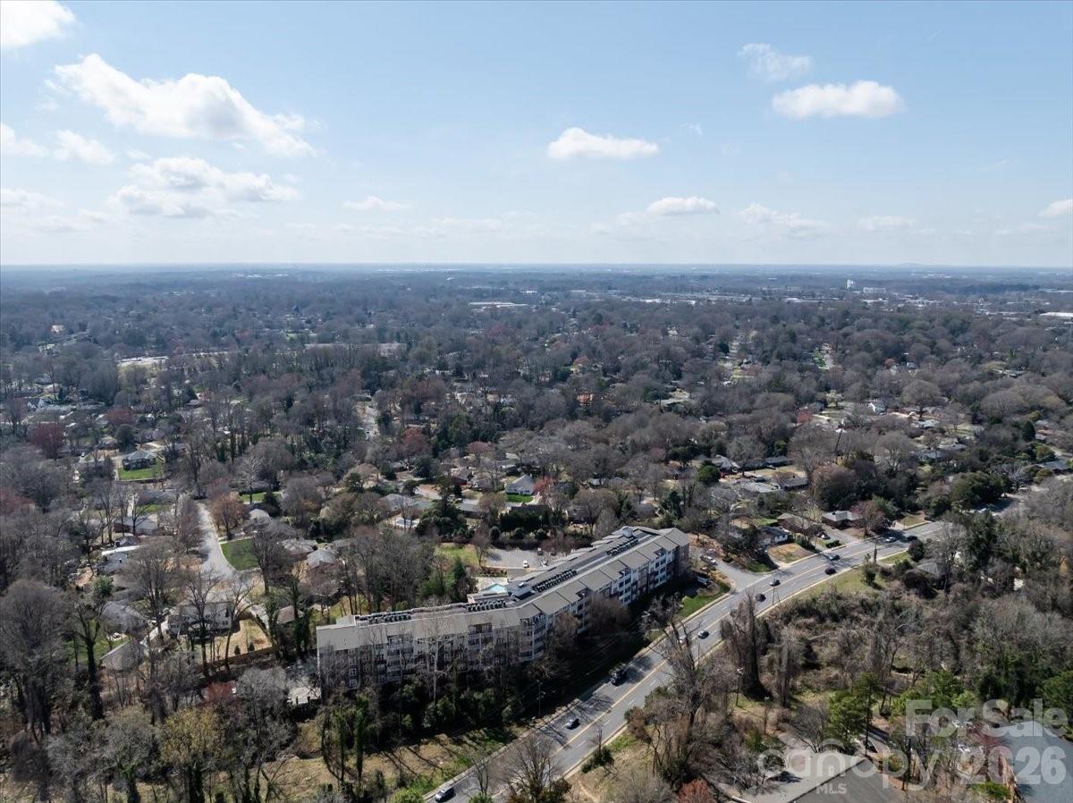 1000 E Woodlawn Road #311 — Charlotte