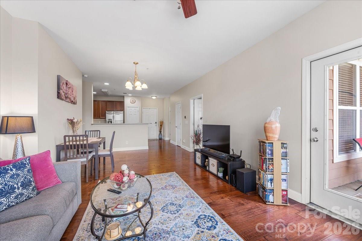 1000 E Woodlawn Road #311 — Charlotte