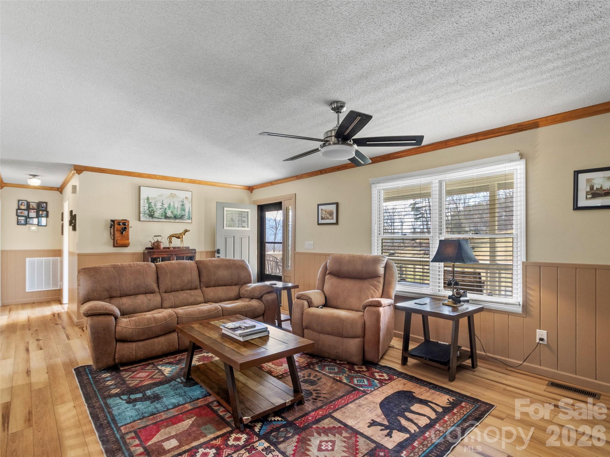 342 Mountain View Road — Burnsville