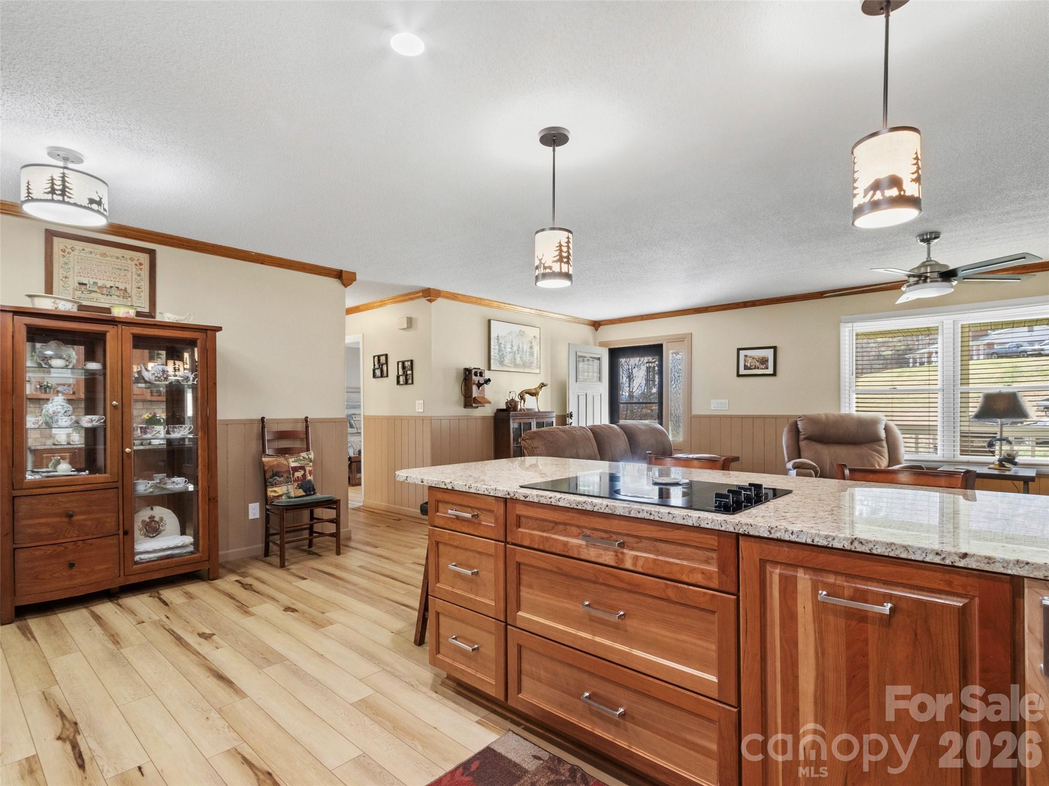 342 Mountain View Road — Burnsville