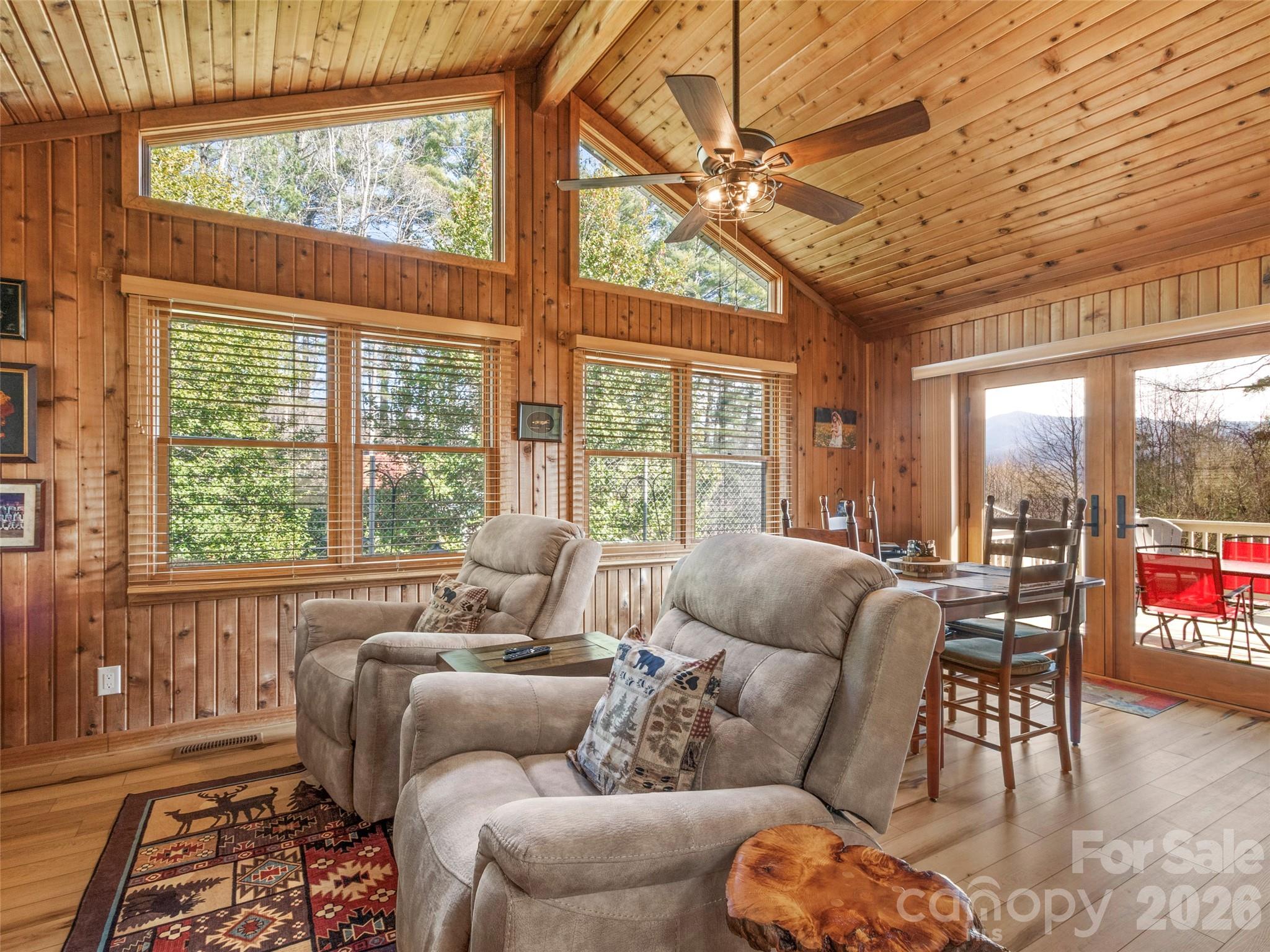 342 Mountain View Road — Burnsville