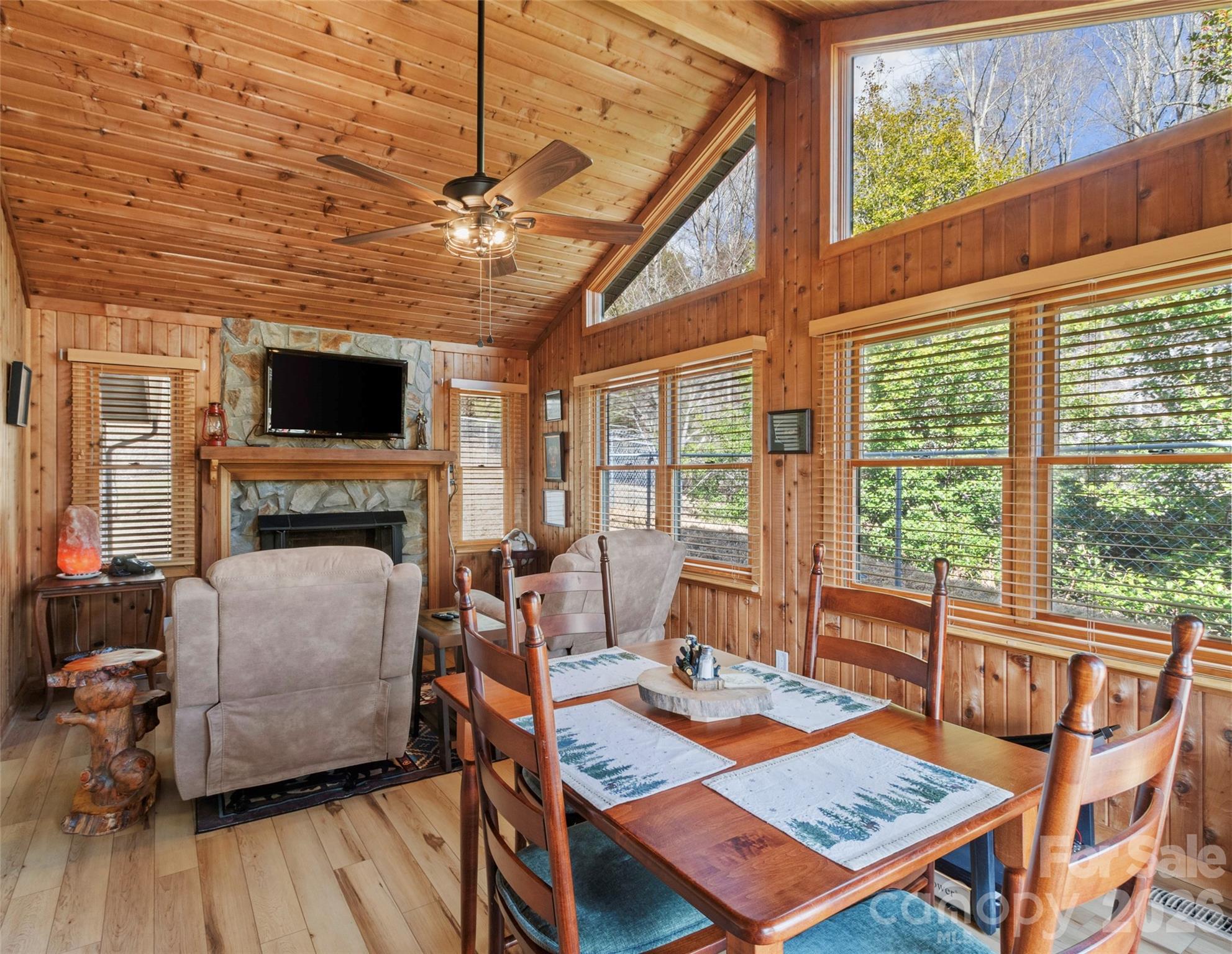 342 Mountain View Road — Burnsville