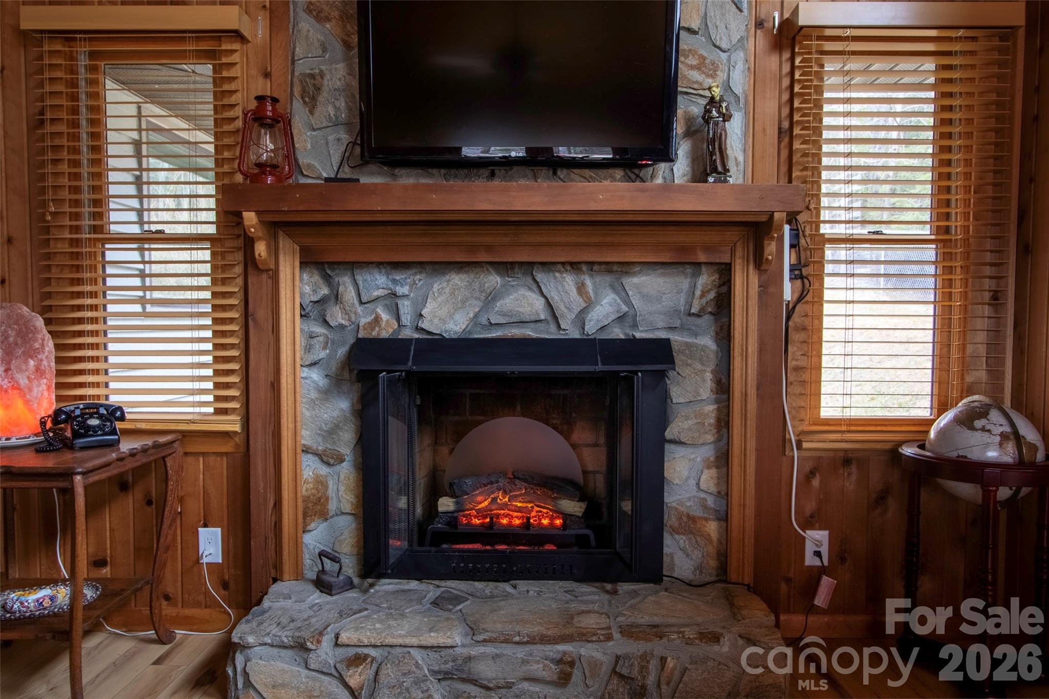 342 Mountain View Road — Burnsville