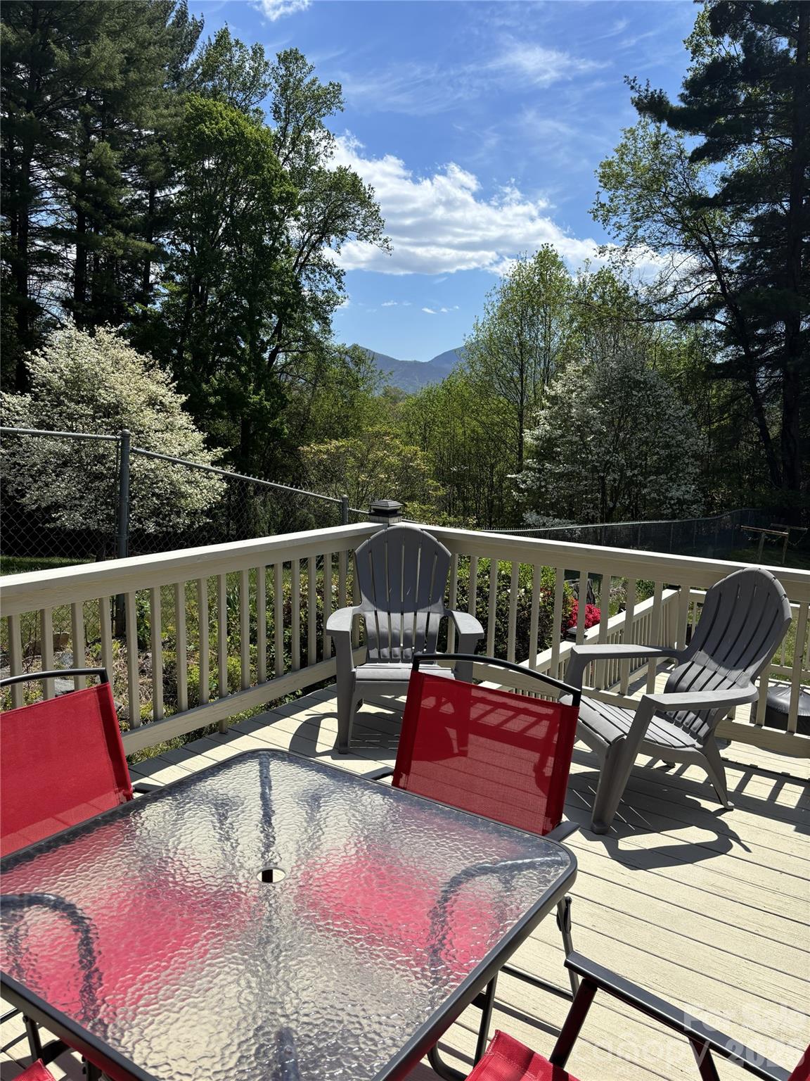 342 Mountain View Road — Burnsville