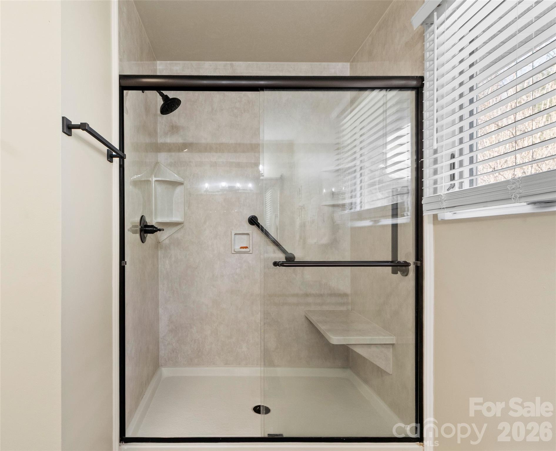 342 Mountain View Road — Burnsville