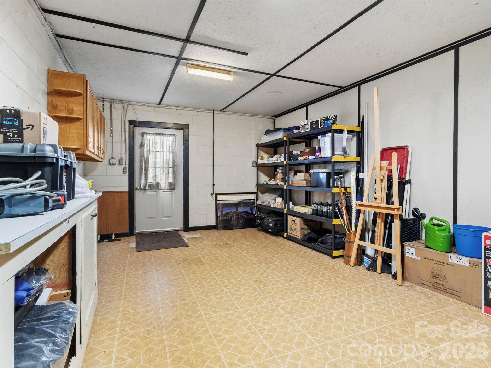 342 Mountain View Road — Burnsville