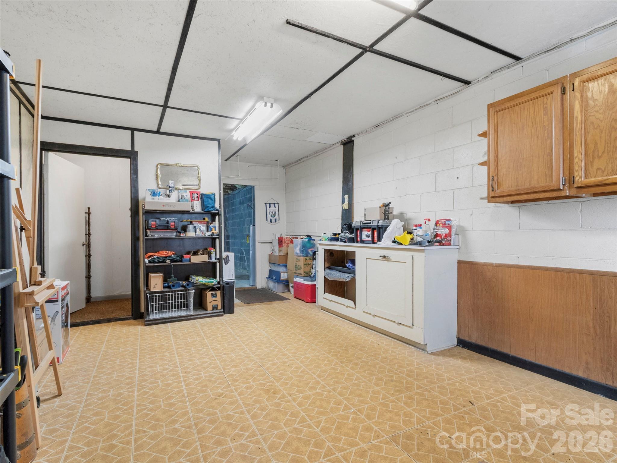342 Mountain View Road — Burnsville