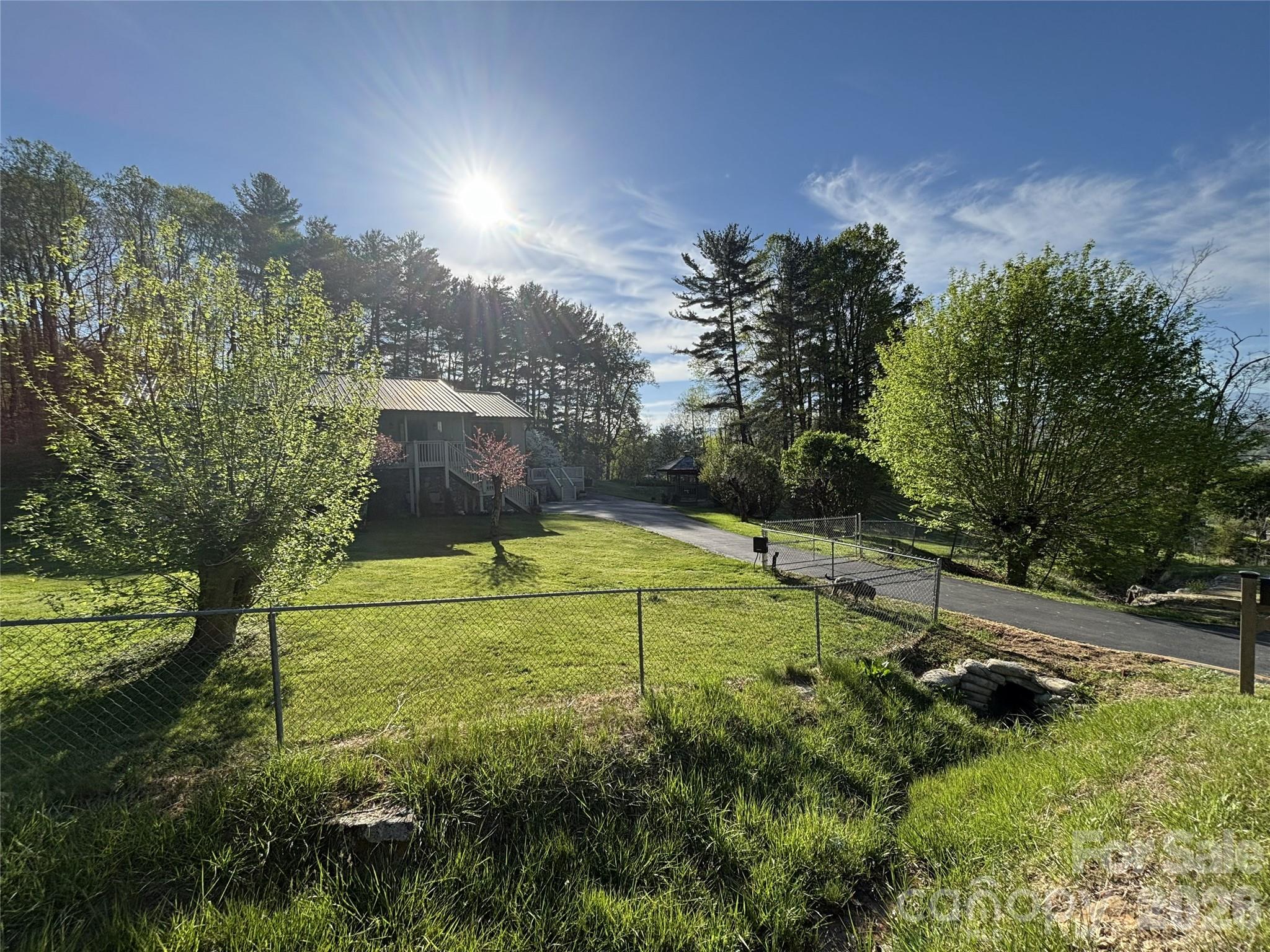 342 Mountain View Road — Burnsville
