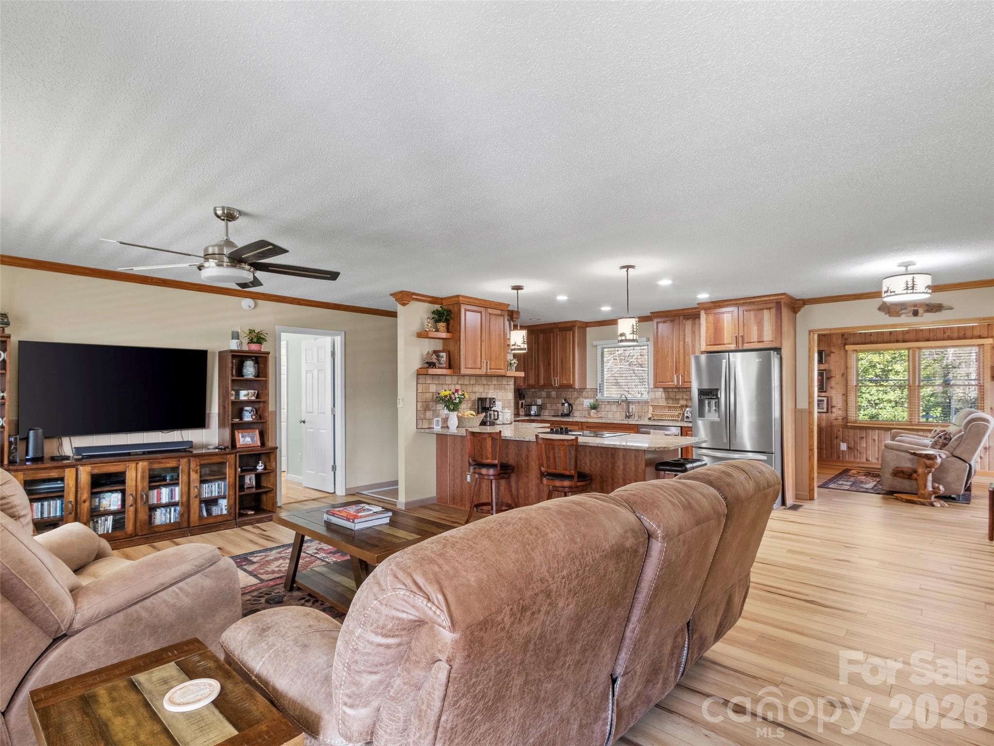 342 Mountain View Road — Burnsville