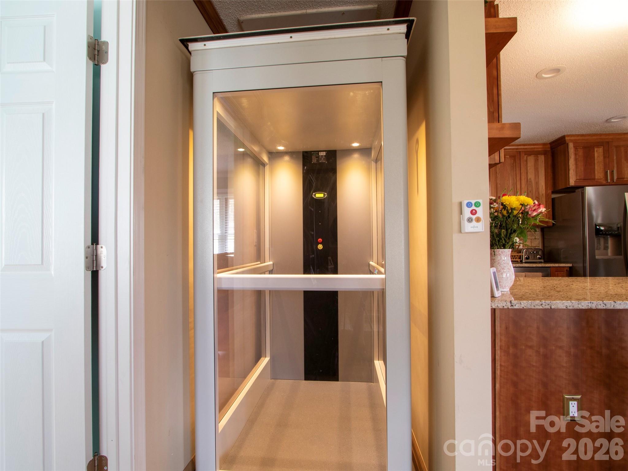 342 Mountain View Road — Burnsville