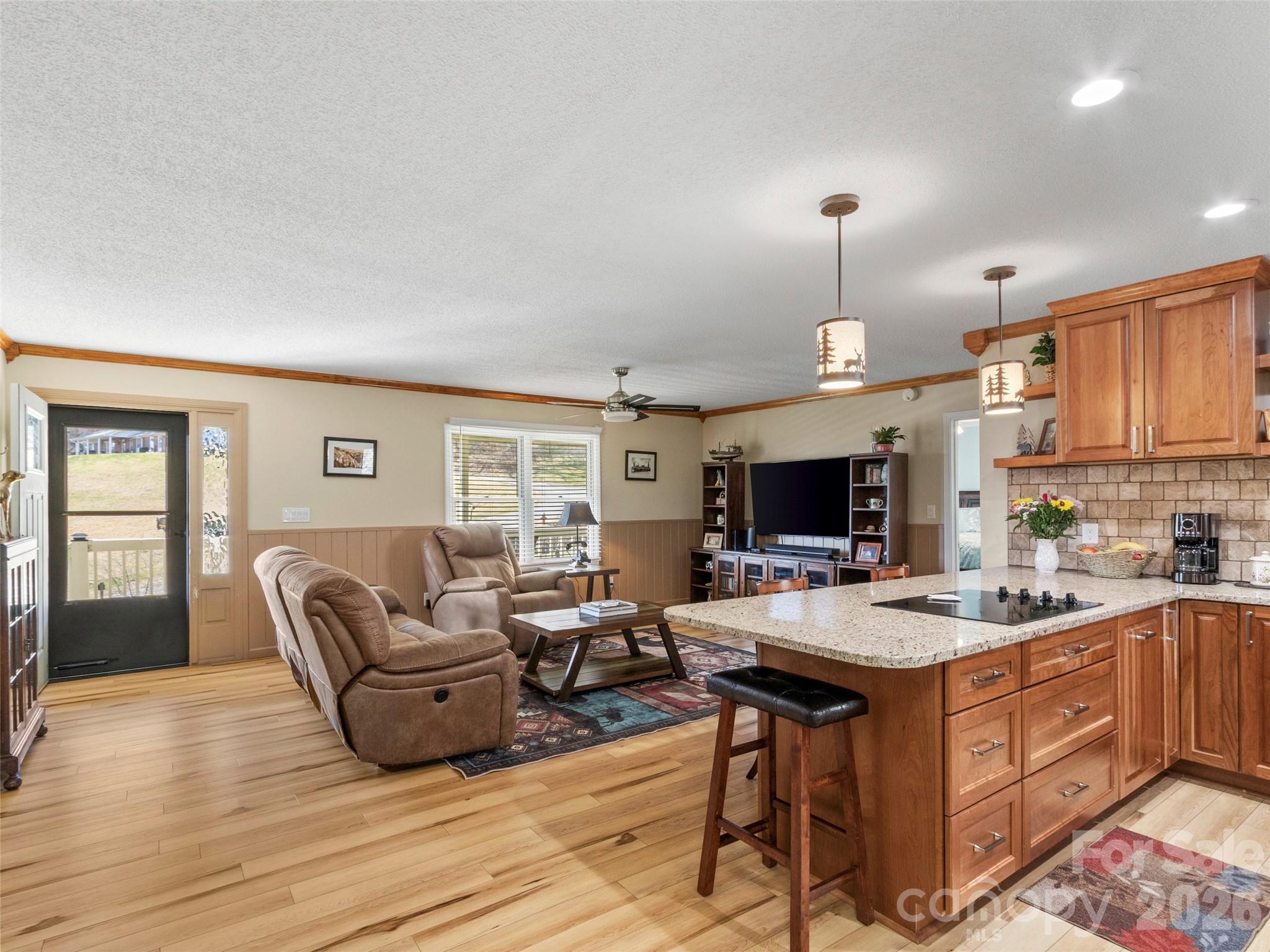 342 Mountain View Road — Burnsville