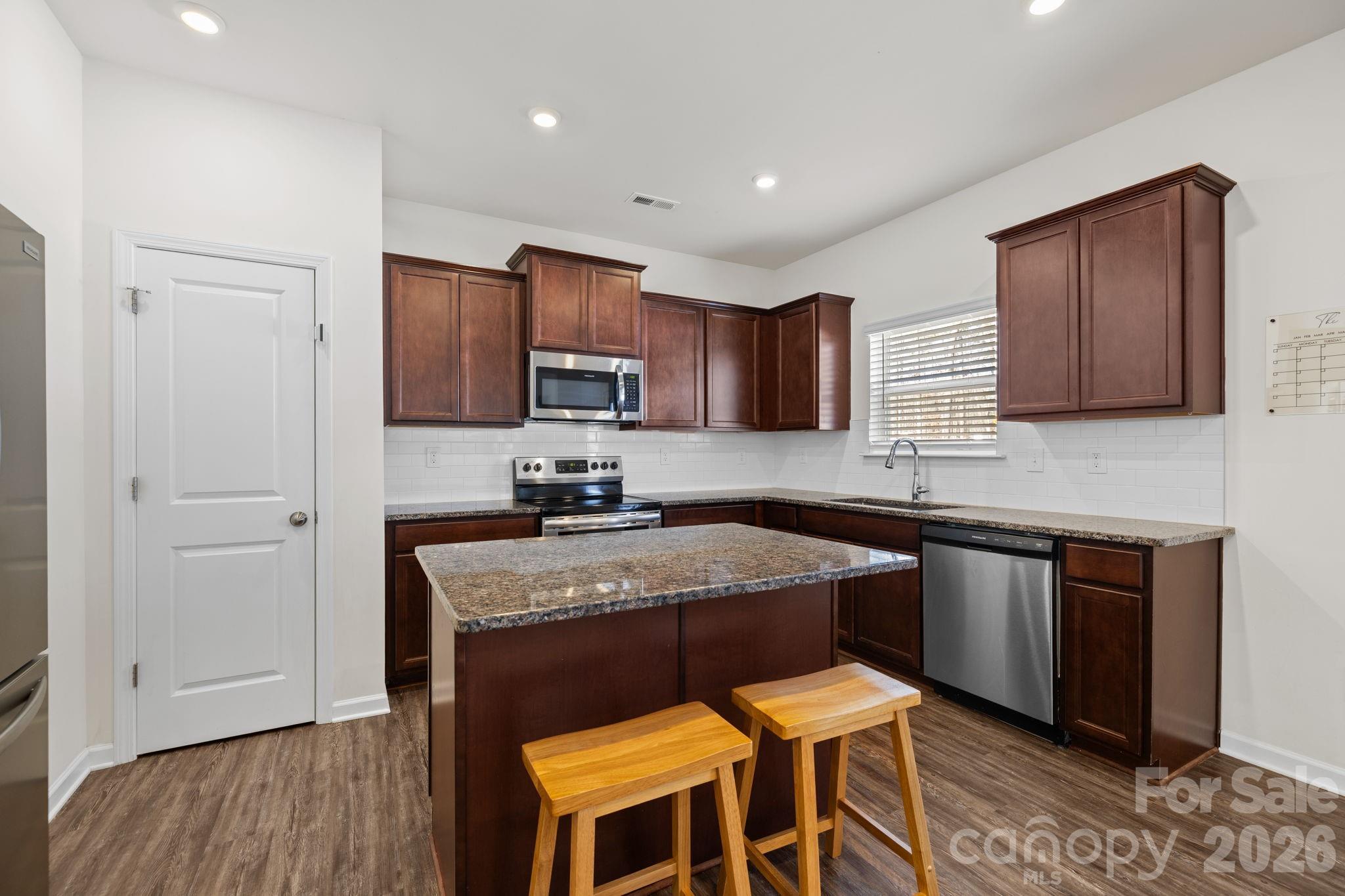 172 Park View Drive — Stanfield