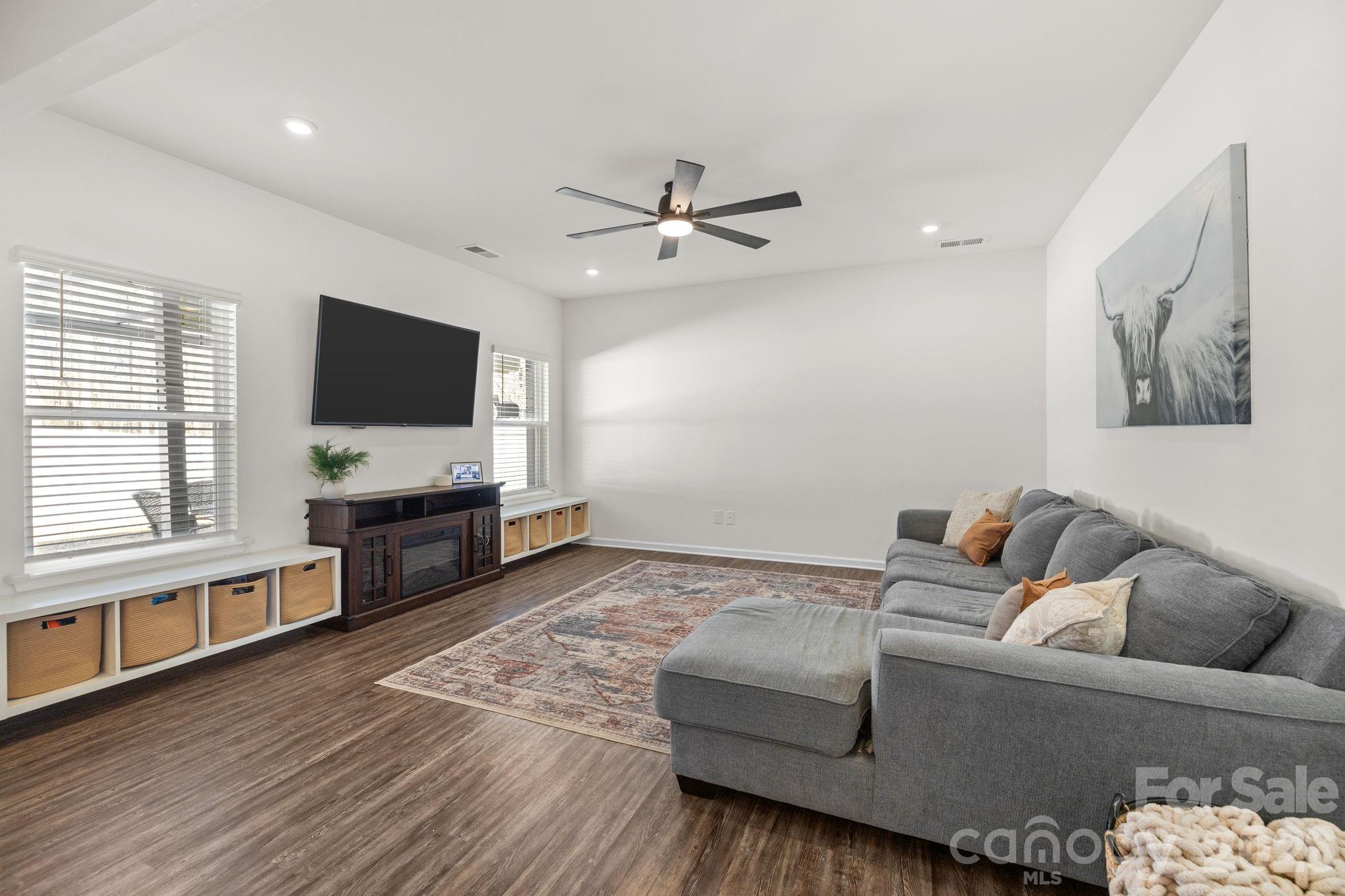 172 Park View Drive — Stanfield