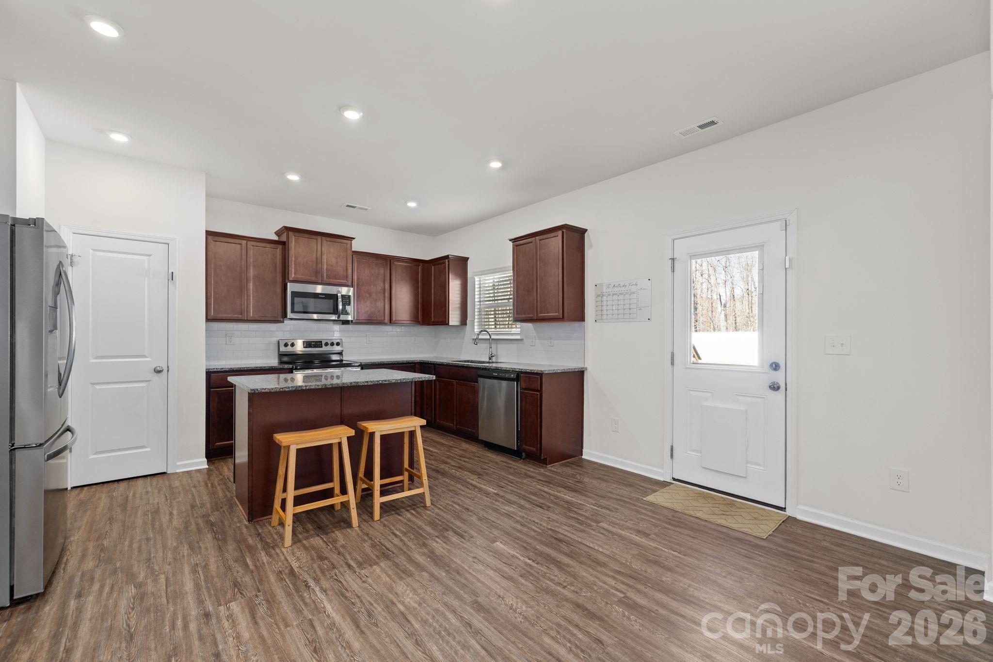 172 Park View Drive — Stanfield