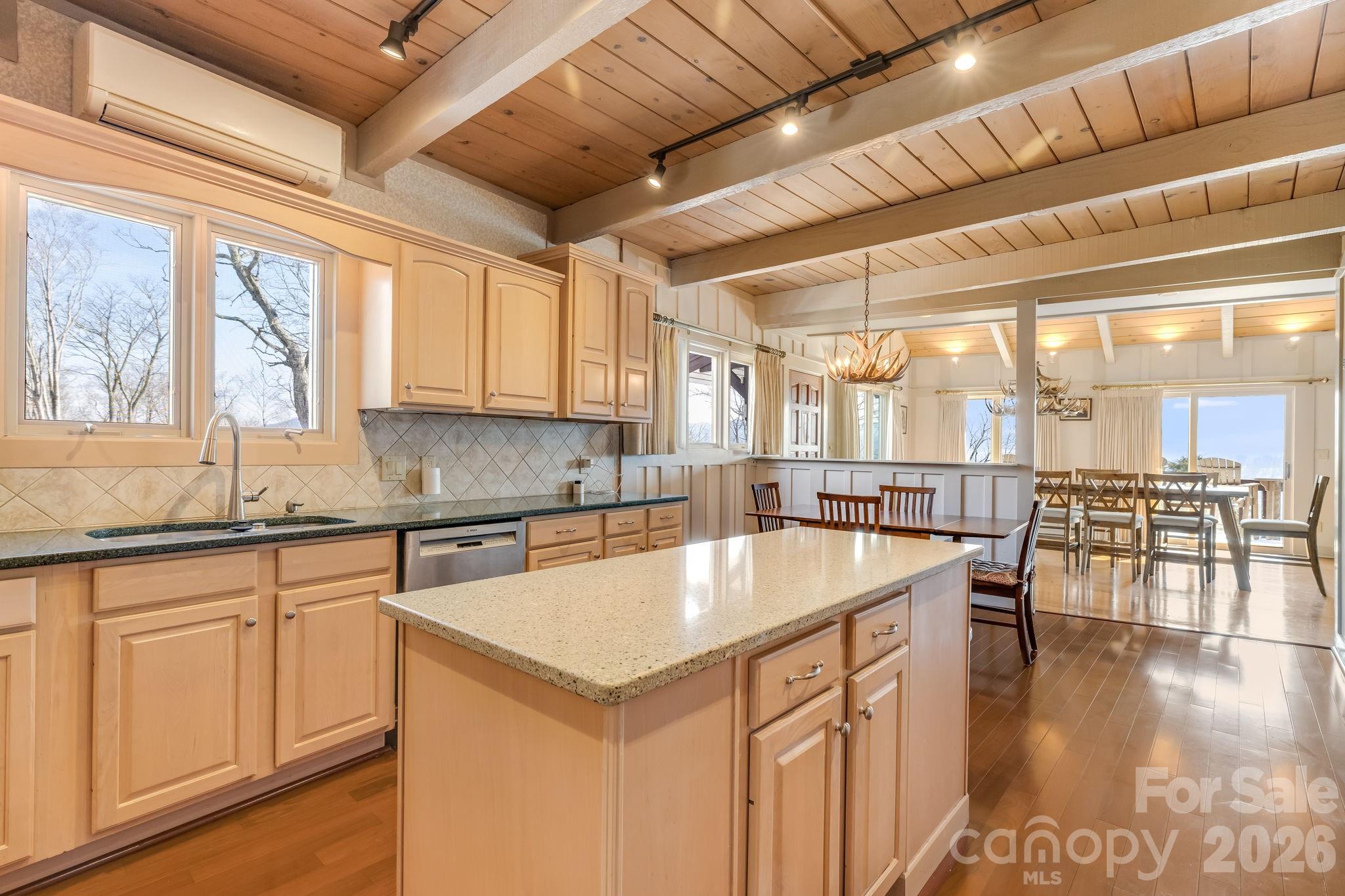 301 Highland Circle — Sugar Mountain