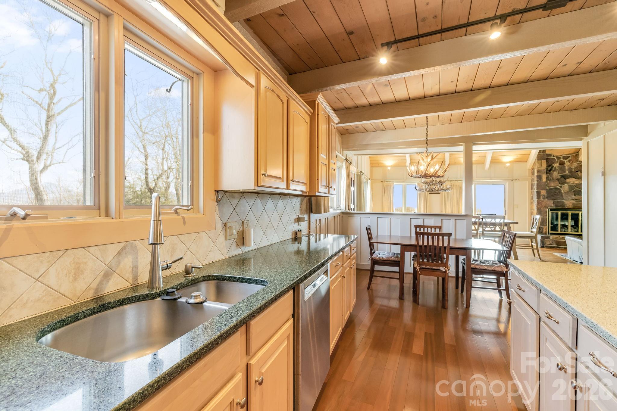 301 Highland Circle — Sugar Mountain