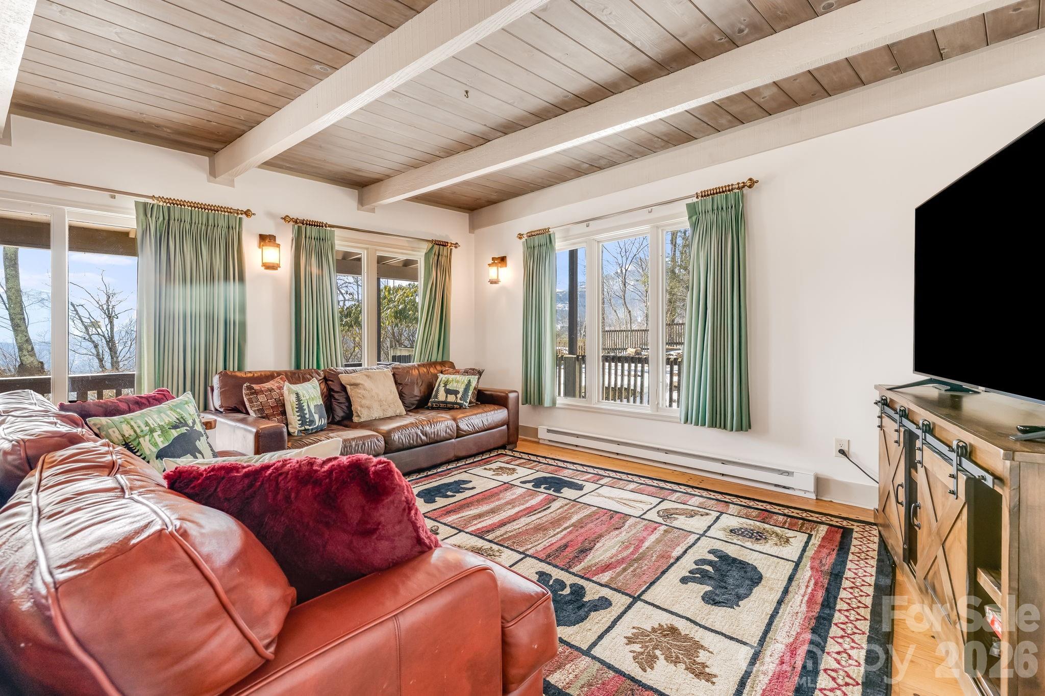 301 Highland Circle — Sugar Mountain