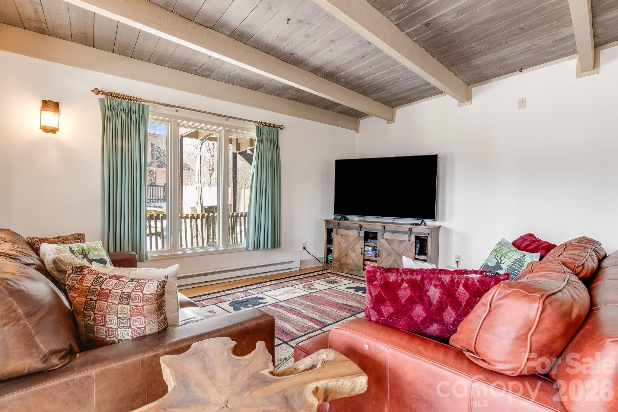 301 Highland Circle — Sugar Mountain