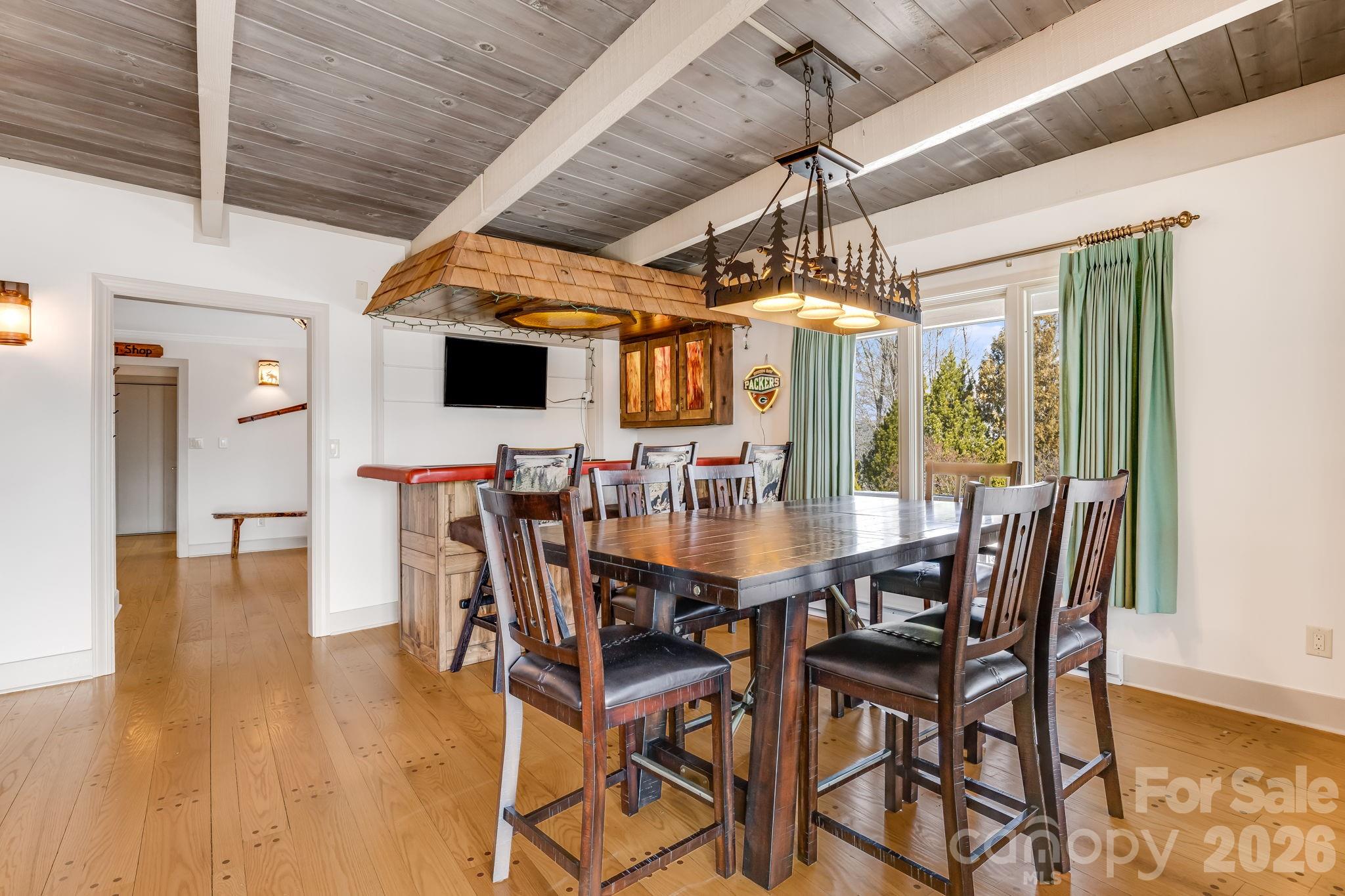 301 Highland Circle — Sugar Mountain