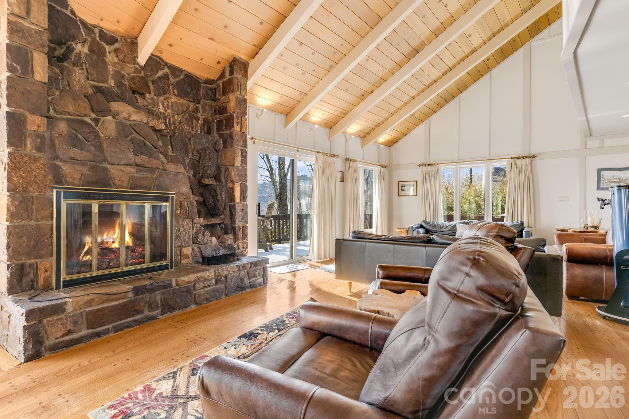 301 Highland Circle — Sugar Mountain