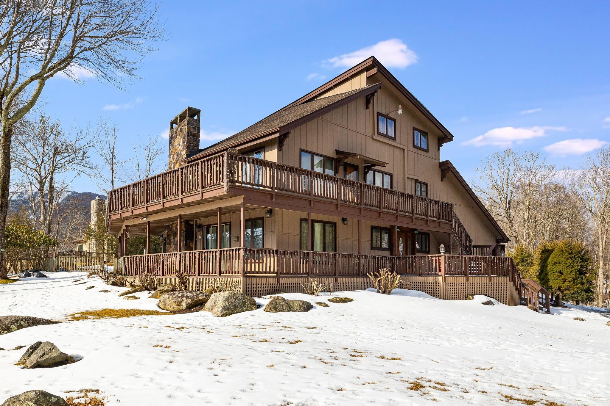 301 Highland Circle — Sugar Mountain