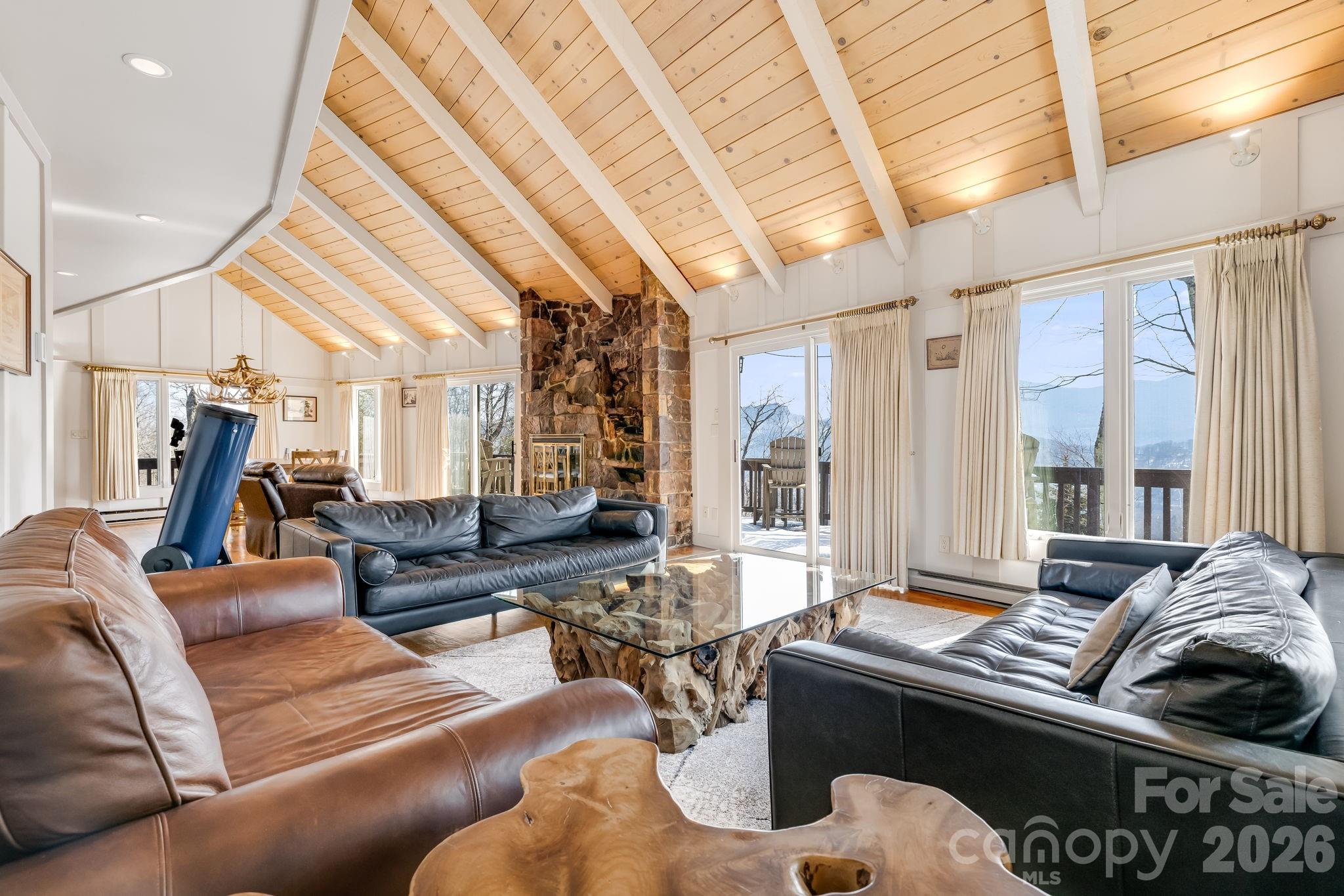 301 Highland Circle — Sugar Mountain