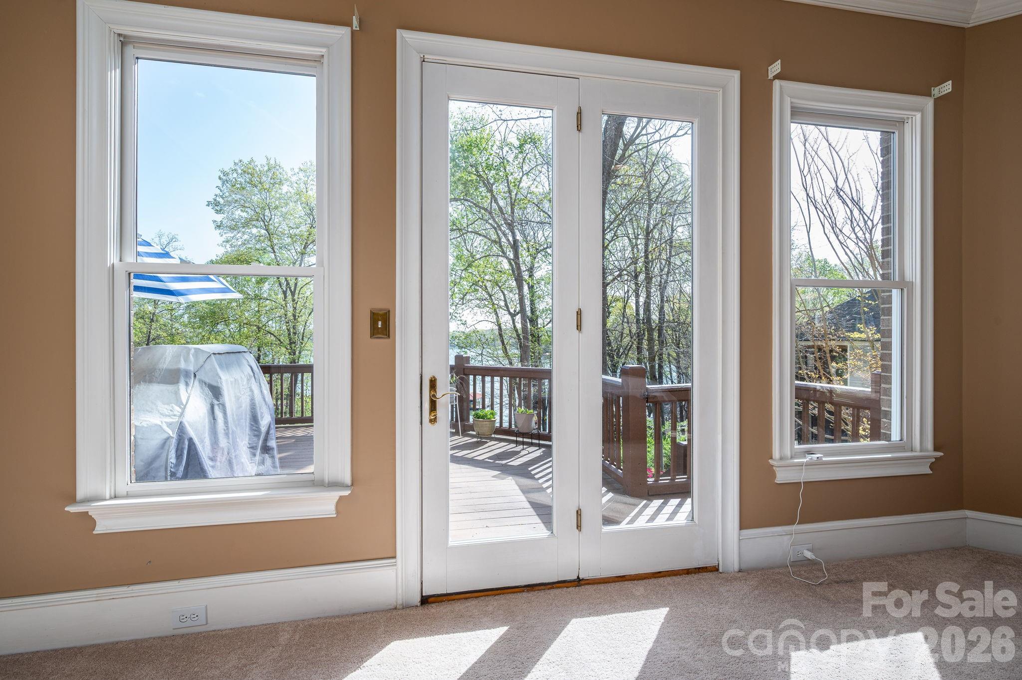 103 Shelter Cove Lane — Mooresville