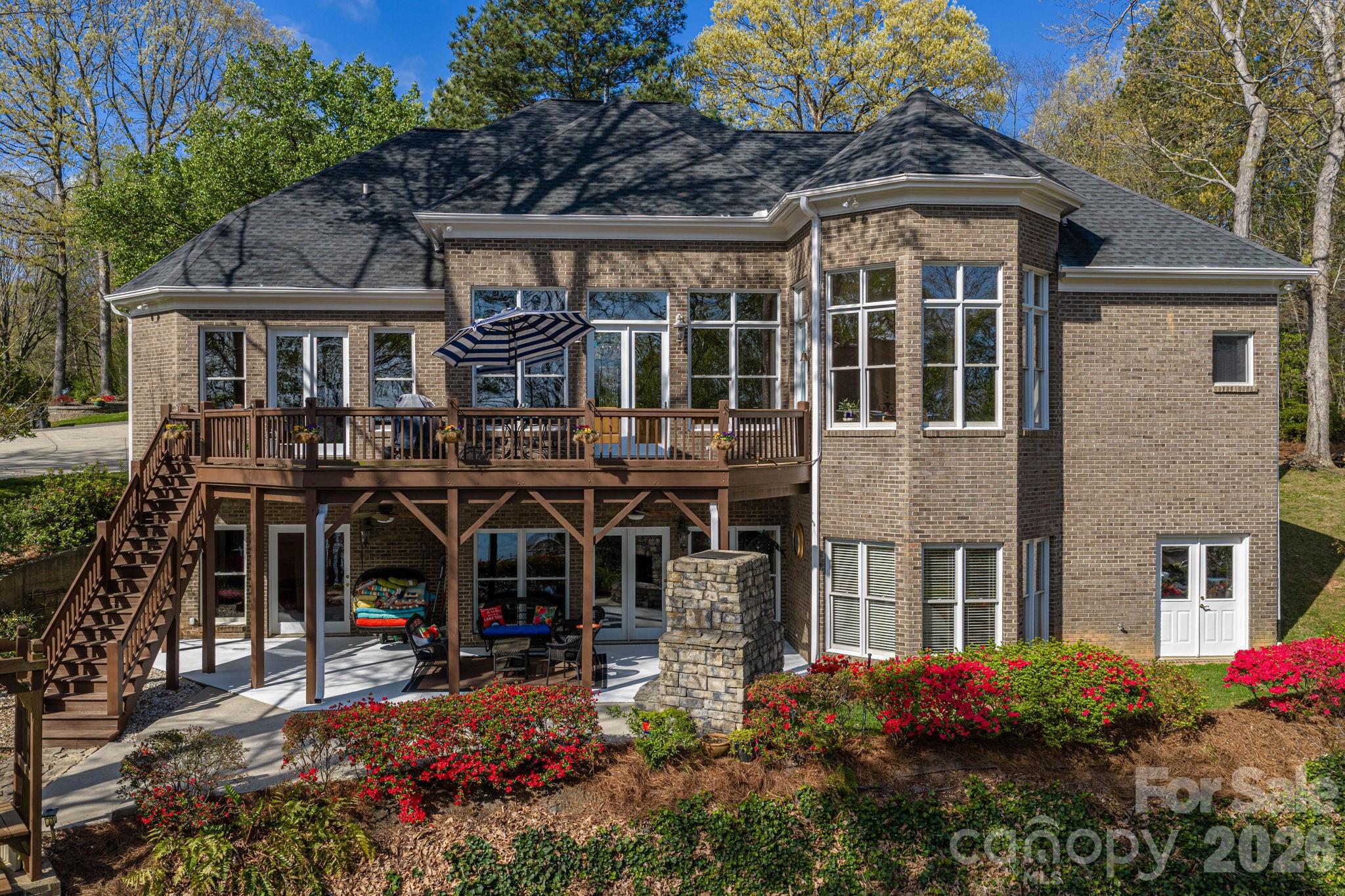 103 Shelter Cove Lane — Mooresville