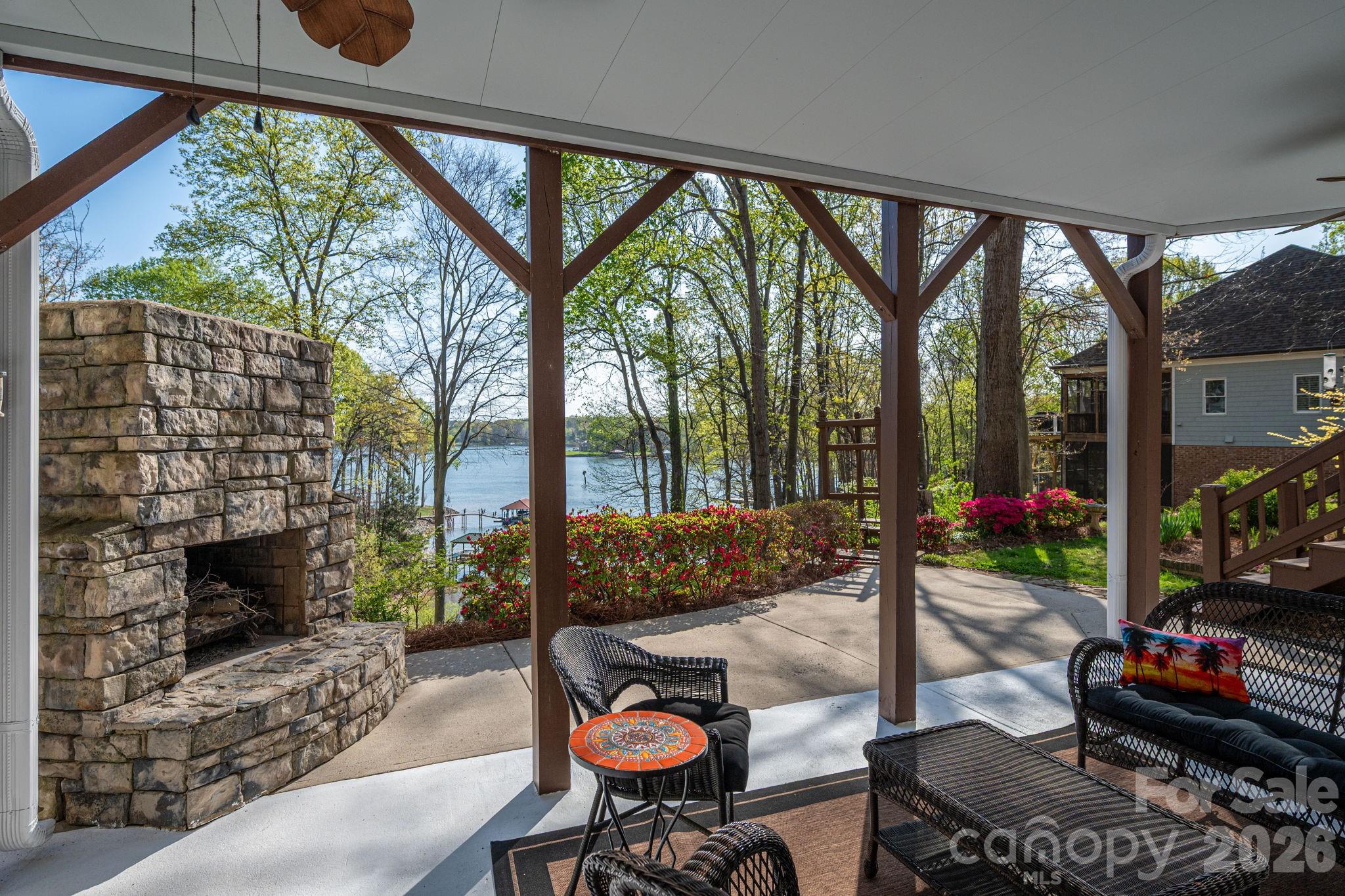 103 Shelter Cove Lane — Mooresville