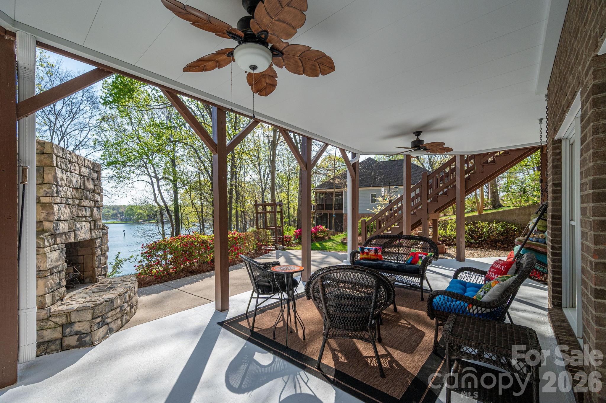 103 Shelter Cove Lane — Mooresville