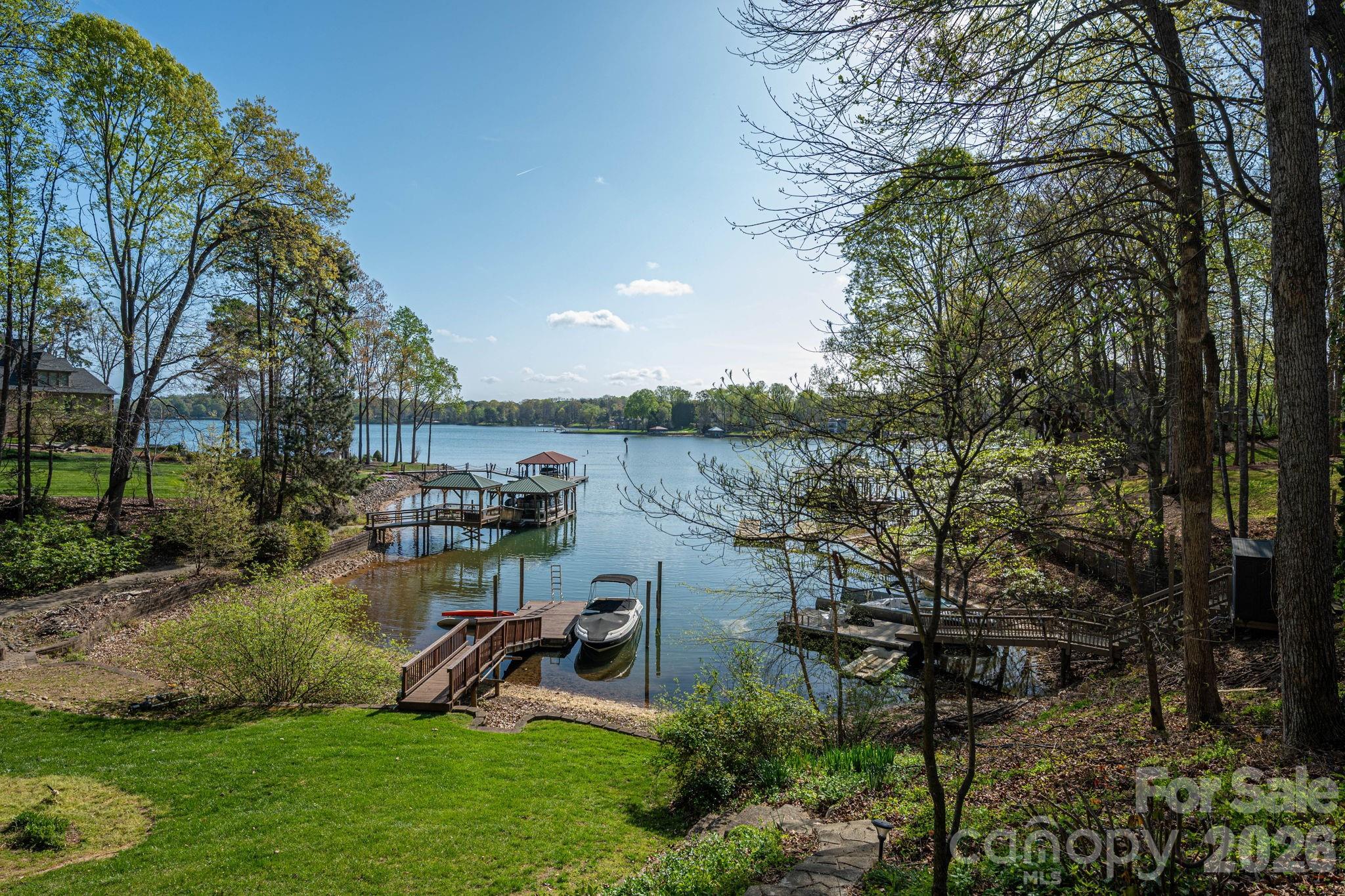103 Shelter Cove Lane — Mooresville